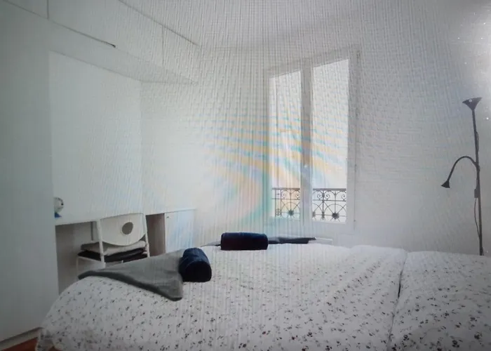 ++++ chambre privée chez l habitant arc de triomphe / private room arc de triomphe ++++